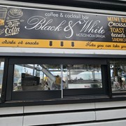 Black & White Coffee and Cocktailbar (HR - Moćenička Draga)